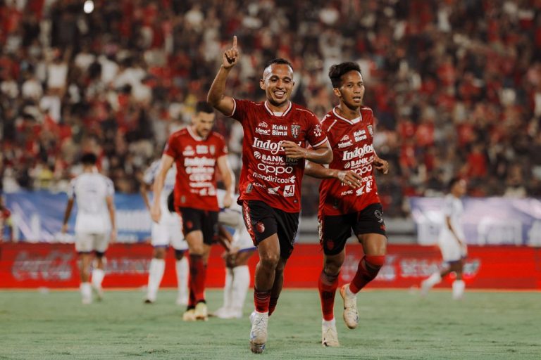 Link Live Streaming Bali United vs Persik Jam 15.30 WIB