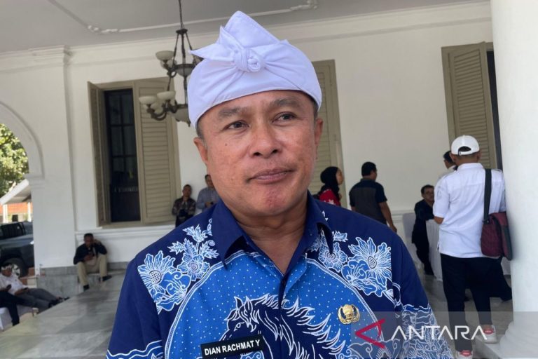 Bupati Pastikan Investasi Pabrik Sepatu Masuk ke Kabupaten Kuningan