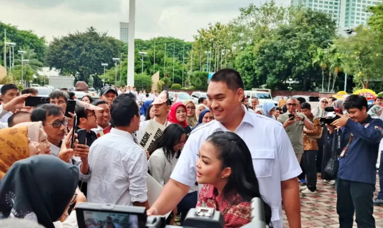 Dito Ariotedjo Berpamitan di Depan Pegawai Kemenpora
