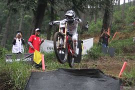 Rider Indonesia Milatul Khaqimah Bergabung dengan Tim Downhill Eropa