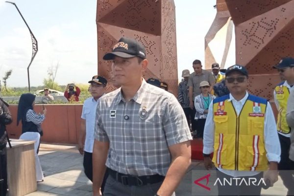 Menteri AHY Tinjau Kesiapan Jembatan Pandansimo Bantul
