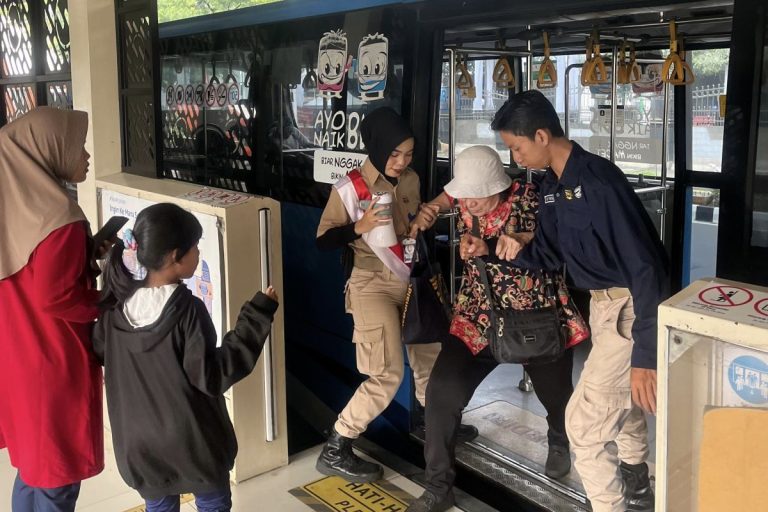 Transjakarta Tegaskan Komitmen Inklusivitas dan Tanggapi Aspirasi Penumpang